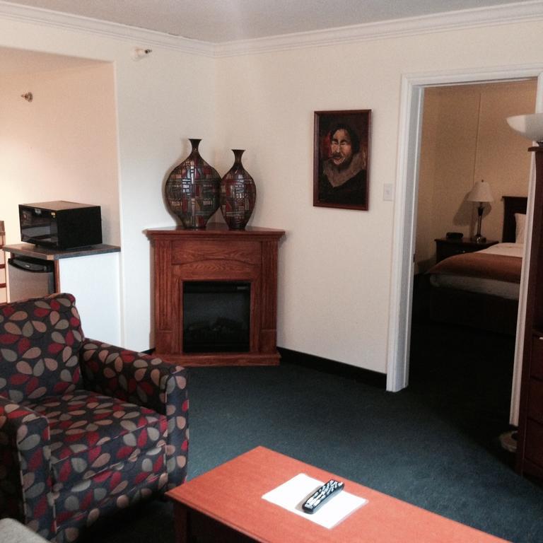 Ptarmigan Inn Hay River Δωμάτιο φωτογραφία