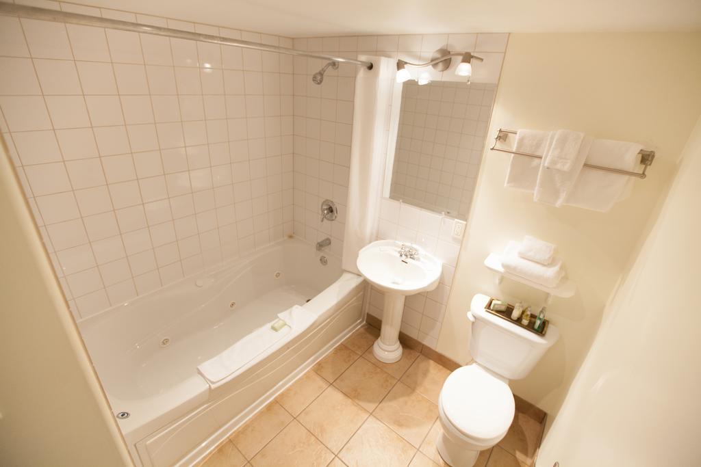 Ptarmigan Inn Hay River Δωμάτιο φωτογραφία