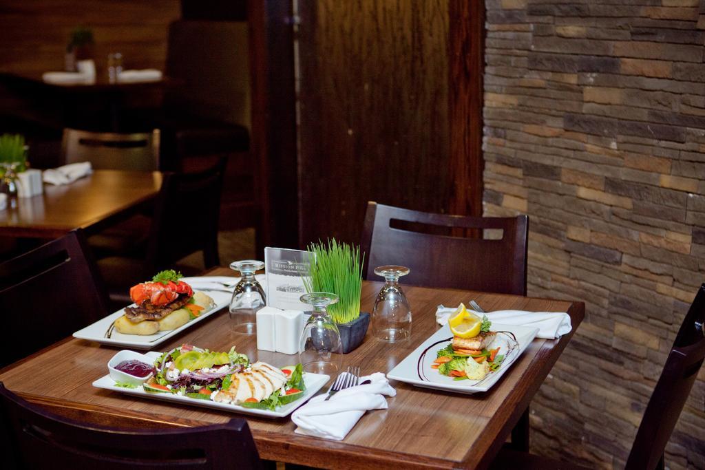 Ptarmigan Inn Hay River Εξωτερικό φωτογραφία